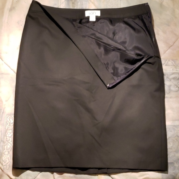 Ann Taylor LOFT Black skirt - Picture 2 of 4